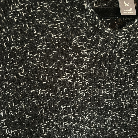 Women’s Eddie Bauer hooded sweater - Picture 2 of 4